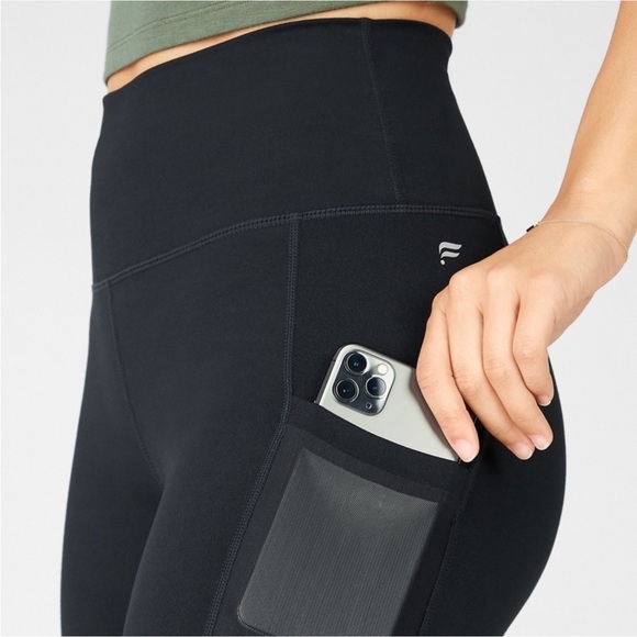 Fabletics NWT RARE Mila High-Waisted Pocket Legging PowerHold Short 3/4 XL 12-14 - Picture 2 of 12